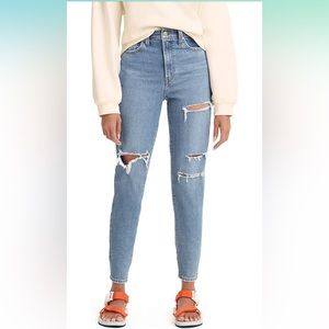 Levi’s Women’s high waisted mom jean - size 31